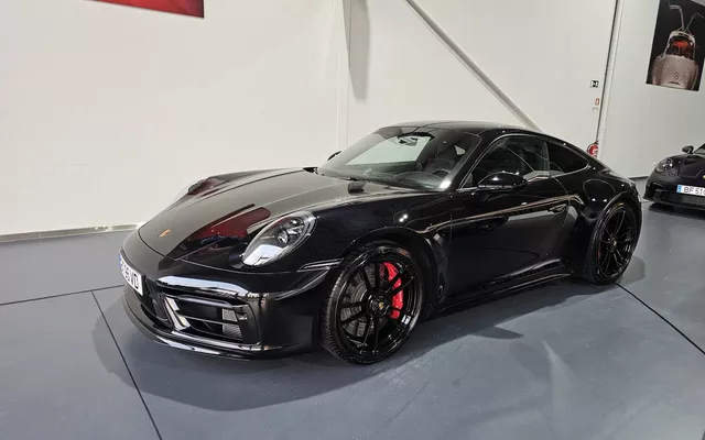 Porsche 911 (992) Carrera 4 GTS PDK