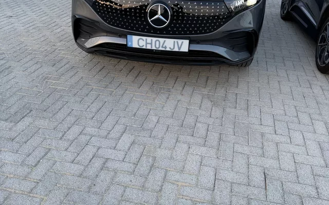 Mercedes-Benz EQB 250+ AMG Line