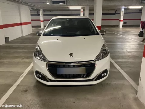 Peugeot 208 1.2 PureTech Signature