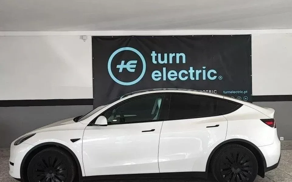 Tesla Model Y Tração Traseira