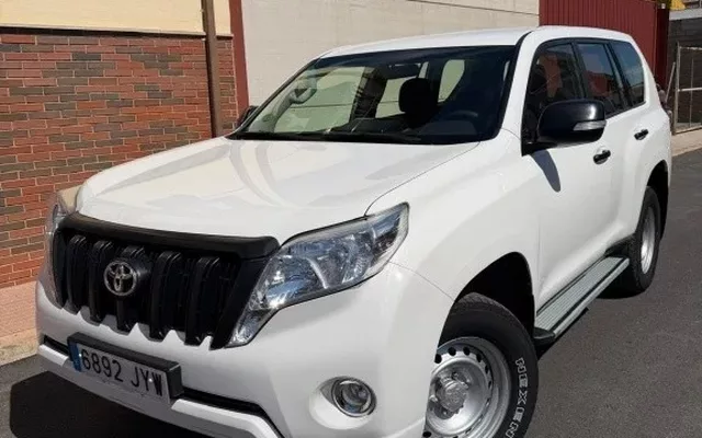 TOYOTA Land Cruiser Land Cruiser D-4D GX