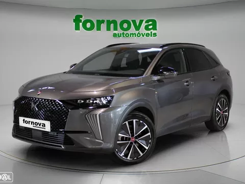 DS DS7 4x4 300 Performance Line +