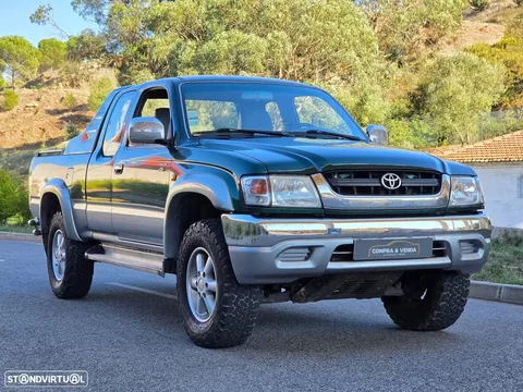 Toyota Hilux 2.5 D4-D Trial 4L