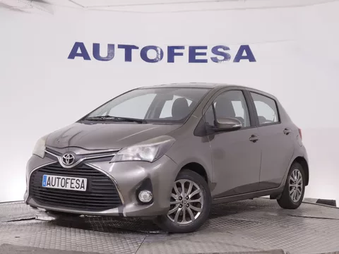 Toyota Yaris 1.3 VVT-I ADVANCE 100CV 5P # CAMARA TRASERA