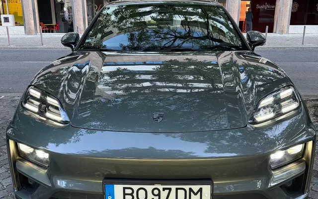 Porsche Macan Electric Turbo