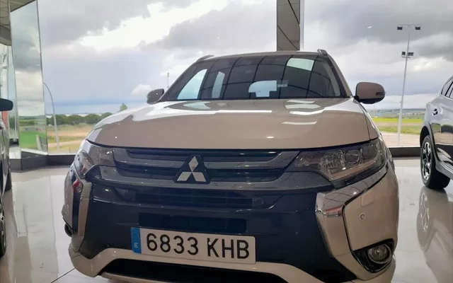 MITSUBISHI Outlander Outlander PHEV Motion 4WD