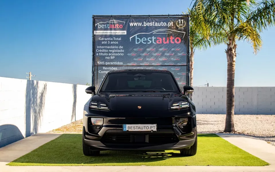 Porsche Macan Electric