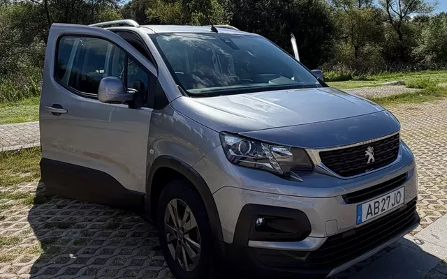 Peugeot Rifter 1.5 BlueHDi Longa Allure Pack 7L