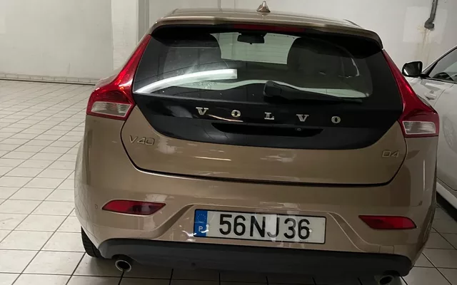 Volvo V40 2.0 D4 Momentum Geartronic