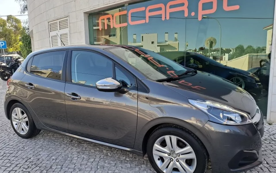 Peugeot 208 1.2 PureTech Signature