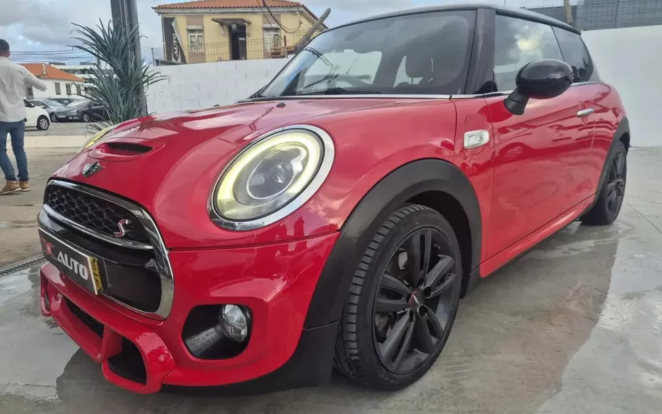 MINI 3 Portas Cooper SD Auto Desportiva