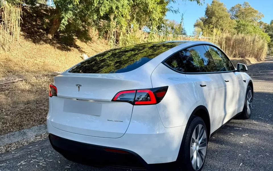 Tesla Model Y Long Range Dual Motor AWD