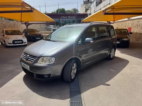 VW Touran 1.9 TDi Highline 7L DSG