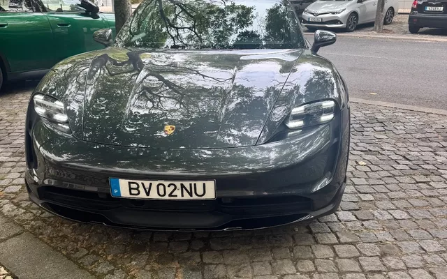 Porsche Taycan Cross Turismo 4