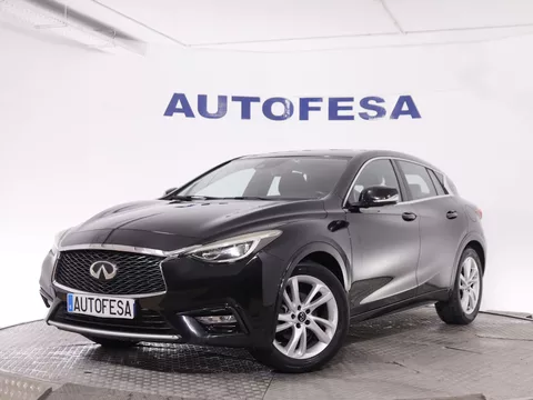 Infiniti Q30 1.5D PREMIUM AUTO 109CV 5P# NAVY, PARKTRONIC