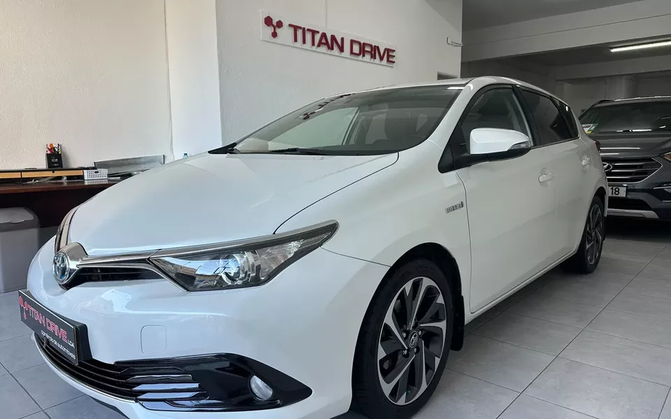 Toyota Auris 1.8 HSD Comfort +P.Sport+Navi