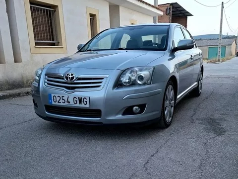 TOYOTA Avensis Avensis 2.2D-4D Executive