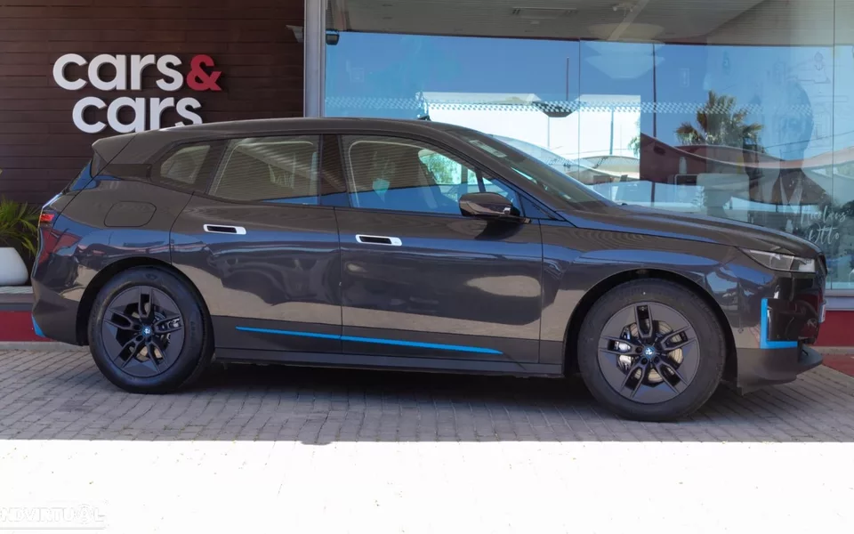 BMW iX xDrive 40