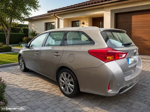 Toyota Auris Touring Sports 1.8 HSD Exclusive +TSS+Navi