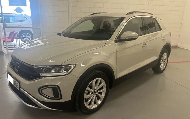 VOLKSWAGEN T-Roc T-Roc 1.0 TSI Life 81kW - 19900€ en Coria del rio