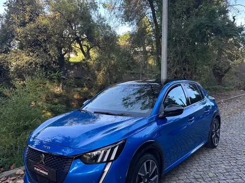 Peugeot e-208 GT