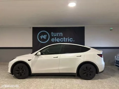 Tesla Model Y Long Range RWD
