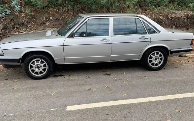 Audi 100