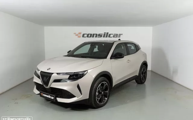 Alfa Romeo Junior 54 kWh Intensa