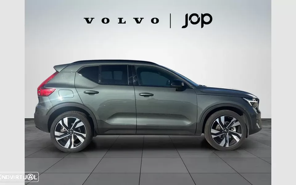Volvo XC 40 2.0 B3 Plus Dark
