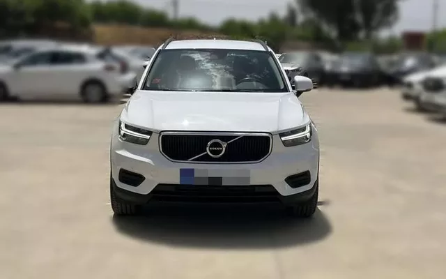 VOLVO XC40 XC40 T2 Momentum Core