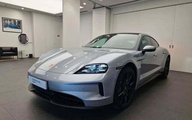 Porsche Taycan Standard
