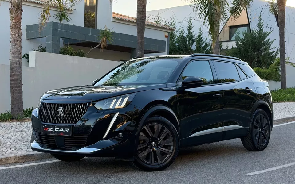 Peugeot 2008 1.2 PureTech GT EAT8
