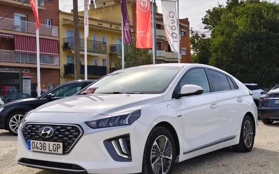 HYUNDAI Ioniq Híbrido 1.6 GDI 104 kW - 11600€ en Torredembarra