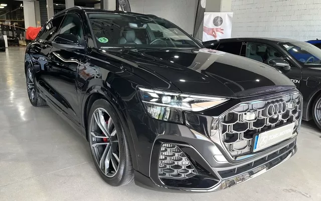 AUDI Q8 SQ8 TFSI quattro tiptronic