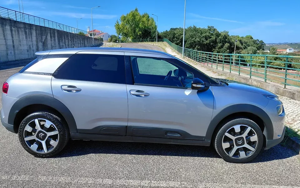 Citroën C4 Cactus 1.5 BlueHDi Shine Pack