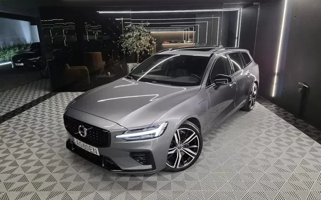 Volvo V60 2.0 T6 AWD TE R-Design