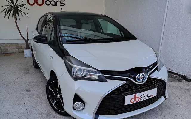 Toyota Yaris 1.5 HSD Comfort +P.Style+P.Techno