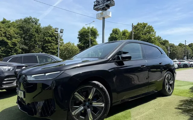 BMW iX xDrive 40 Pack Desportivo