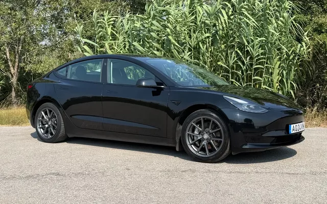 Tesla Model 3 Standard Range Plus RWD