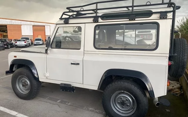 LAND-ROVER Defender Defender 90 2.5Td5 SW S