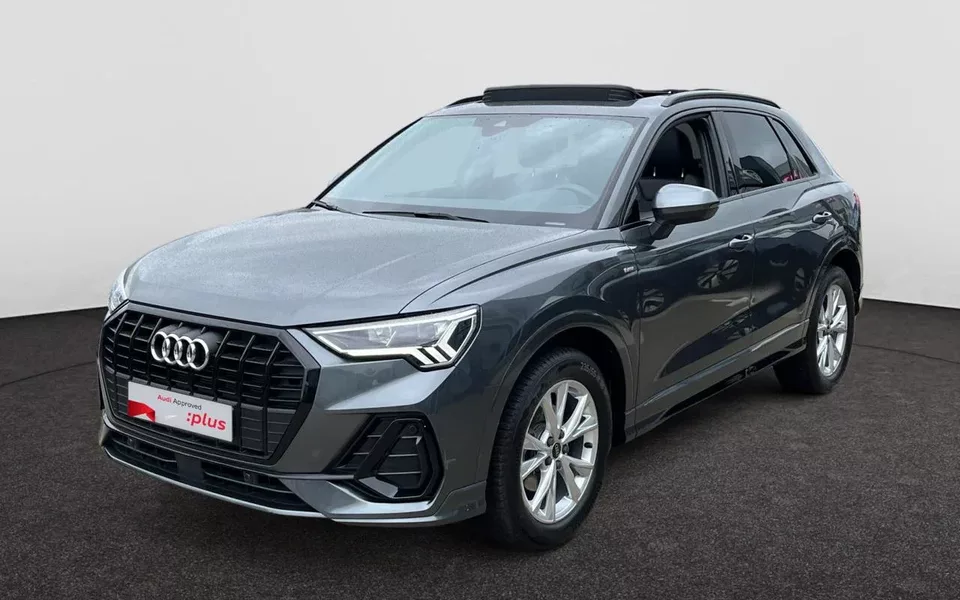 AUDI Q3 S-LINE AUTOMAAT 150PK CAMERA SENSOREN CARPLAY GPS TREKHAAK
