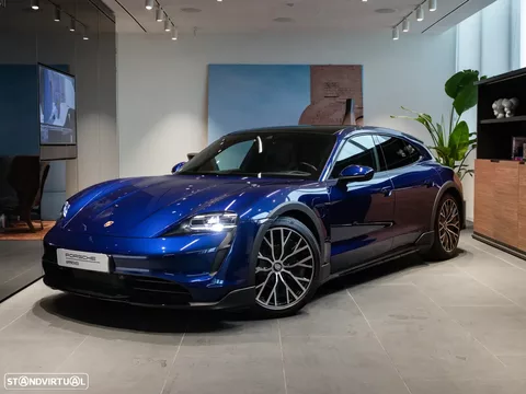Porsche Taycan Cross Turismo 4