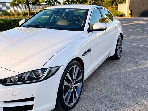 Jaguar XE 2.0 D Prestige AWD Aut.