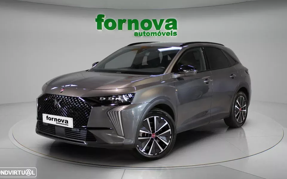 DS DS7 4x4 300 Performance Line +