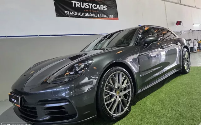 Porsche Panamera 4 E-Hybrid Executive
