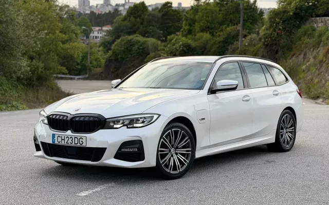 BMW 320 e Pack Desportivo M Auto