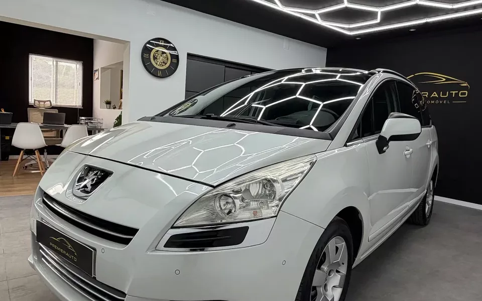 Peugeot 5008 1.6 HDi 5L Allure J17