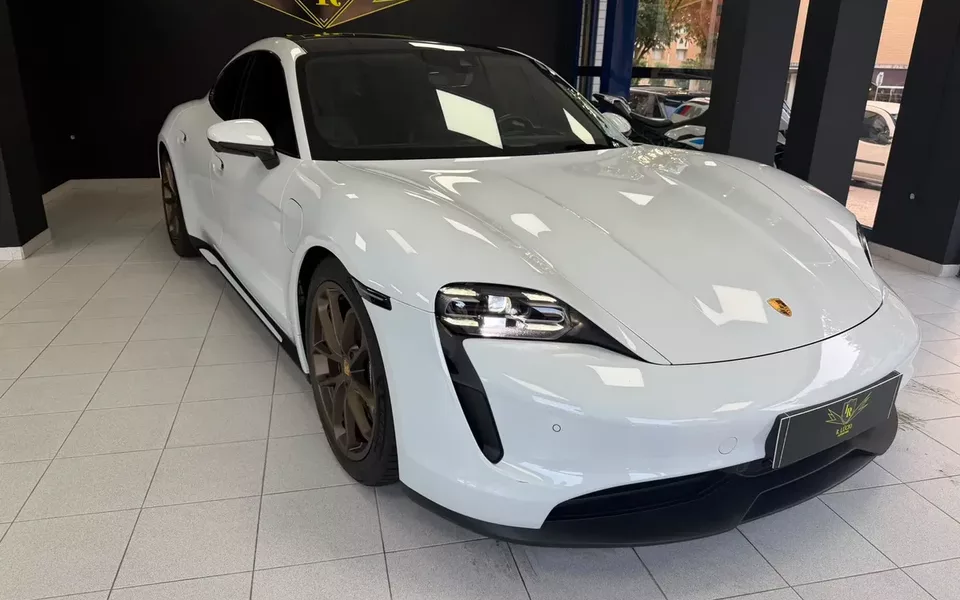Porsche Taycan Bateria Performance Plus