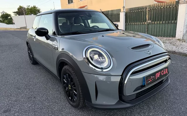 MINI 3 Portas Cooper E Essential