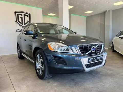 VOLVO XC60 Volvo 2.4 D5 AWD Summum Auto - 12890€ en Aldeaseca de la armuÑa,